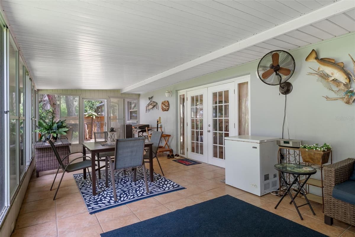 914 MCGOWAN AVENUE — photo 19 of 52