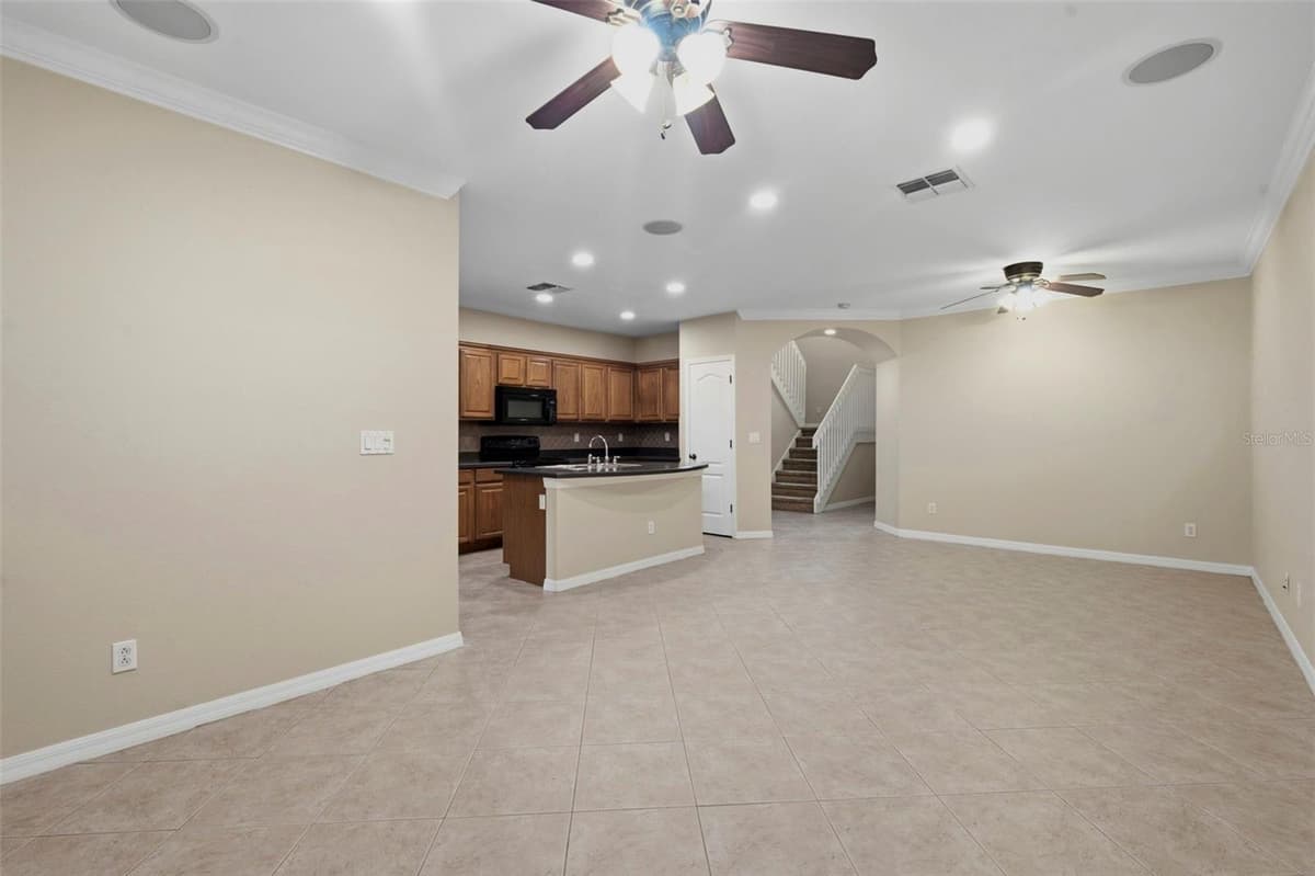 7212 STERLING POINT COURT — photo 4 of 35