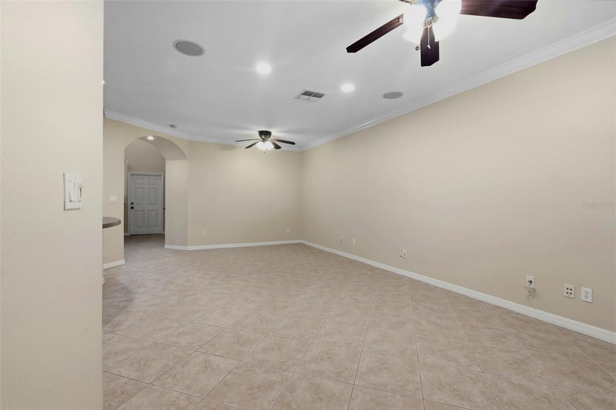 7212 STERLING POINT COURT — photo 6 of 35
