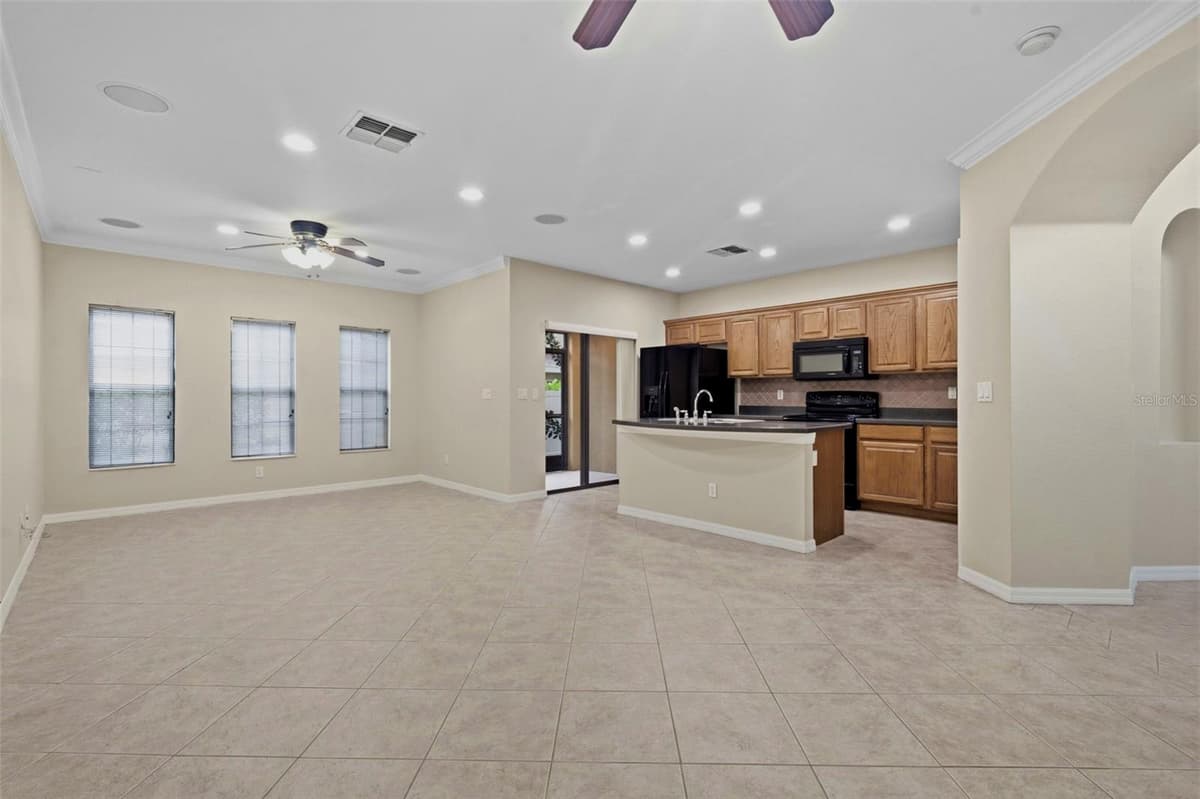 7212 STERLING POINT COURT — photo 10 of 35