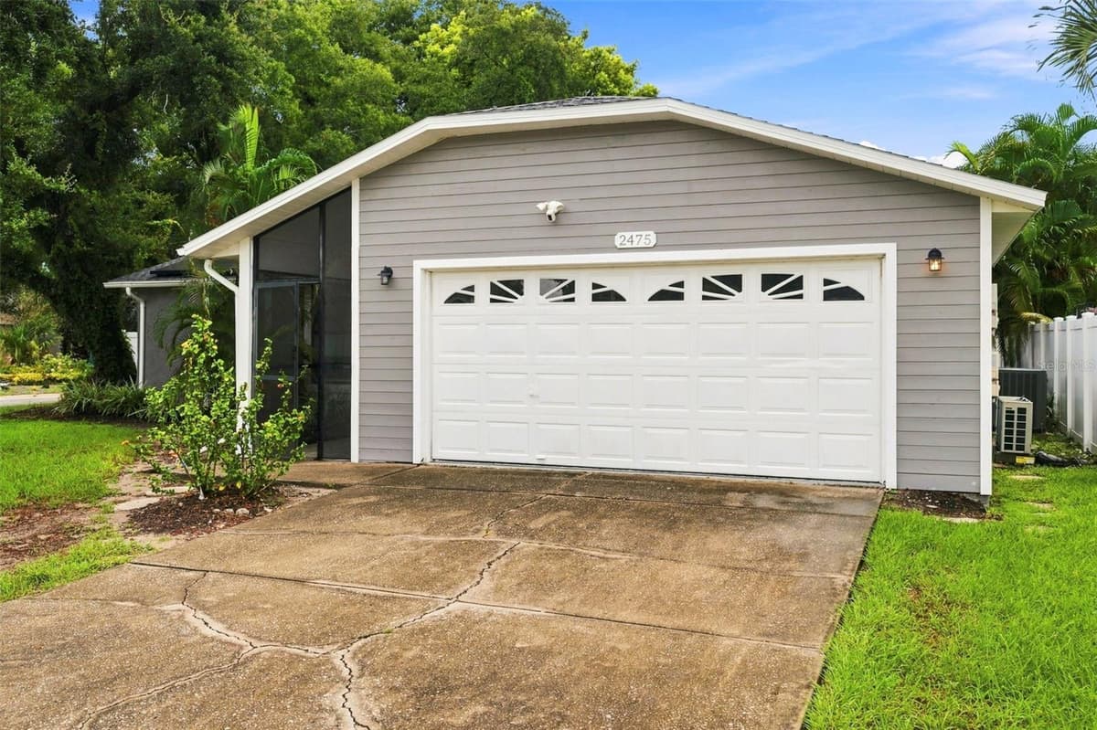 2475 GULFBREEZE CIRCLE — photo 3 of 70