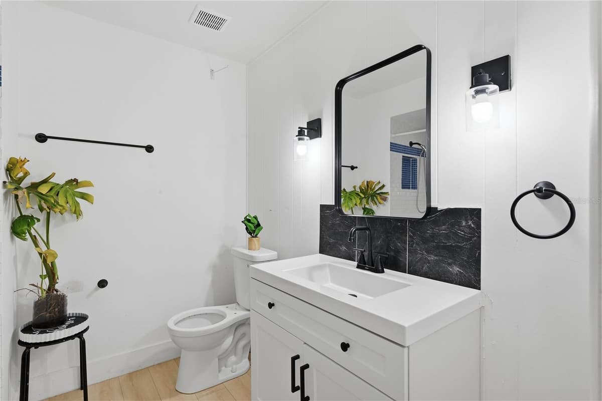 835 MARLOWE — photo 12 of 30