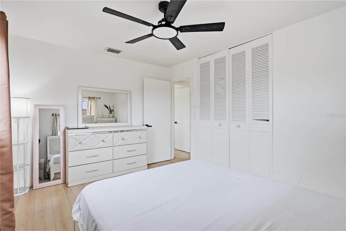 835 MARLOWE — photo 20 of 30