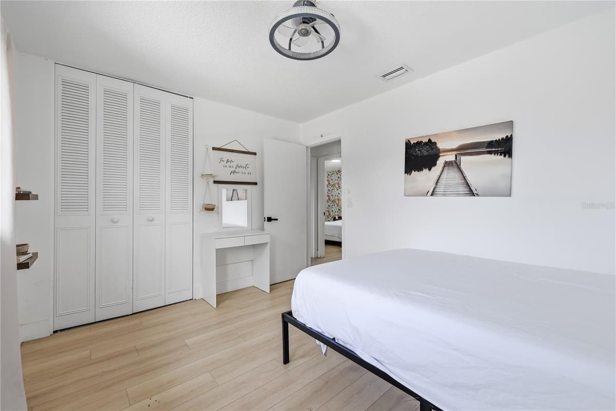 835 MARLOWE — photo 24 of 30