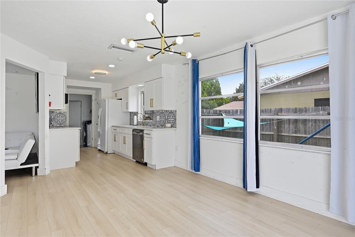 835 MARLOWE — photo 27 of 30