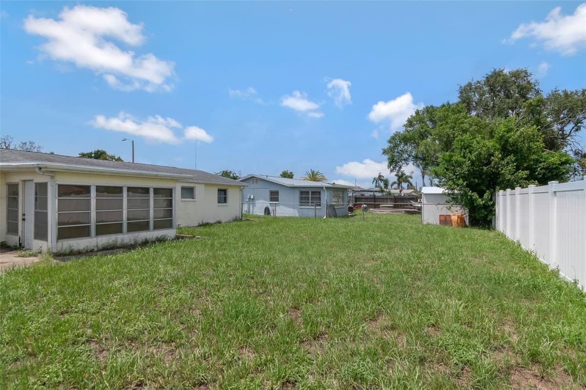 1024 VIKING DRIVE — photo 4 of 34