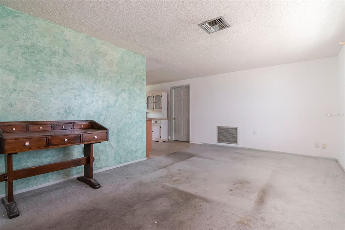 1024 VIKING DRIVE — photo 9 of 34