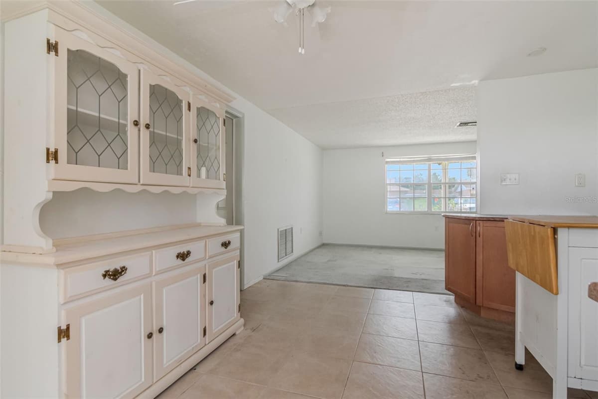 1024 VIKING DRIVE — photo 17 of 34