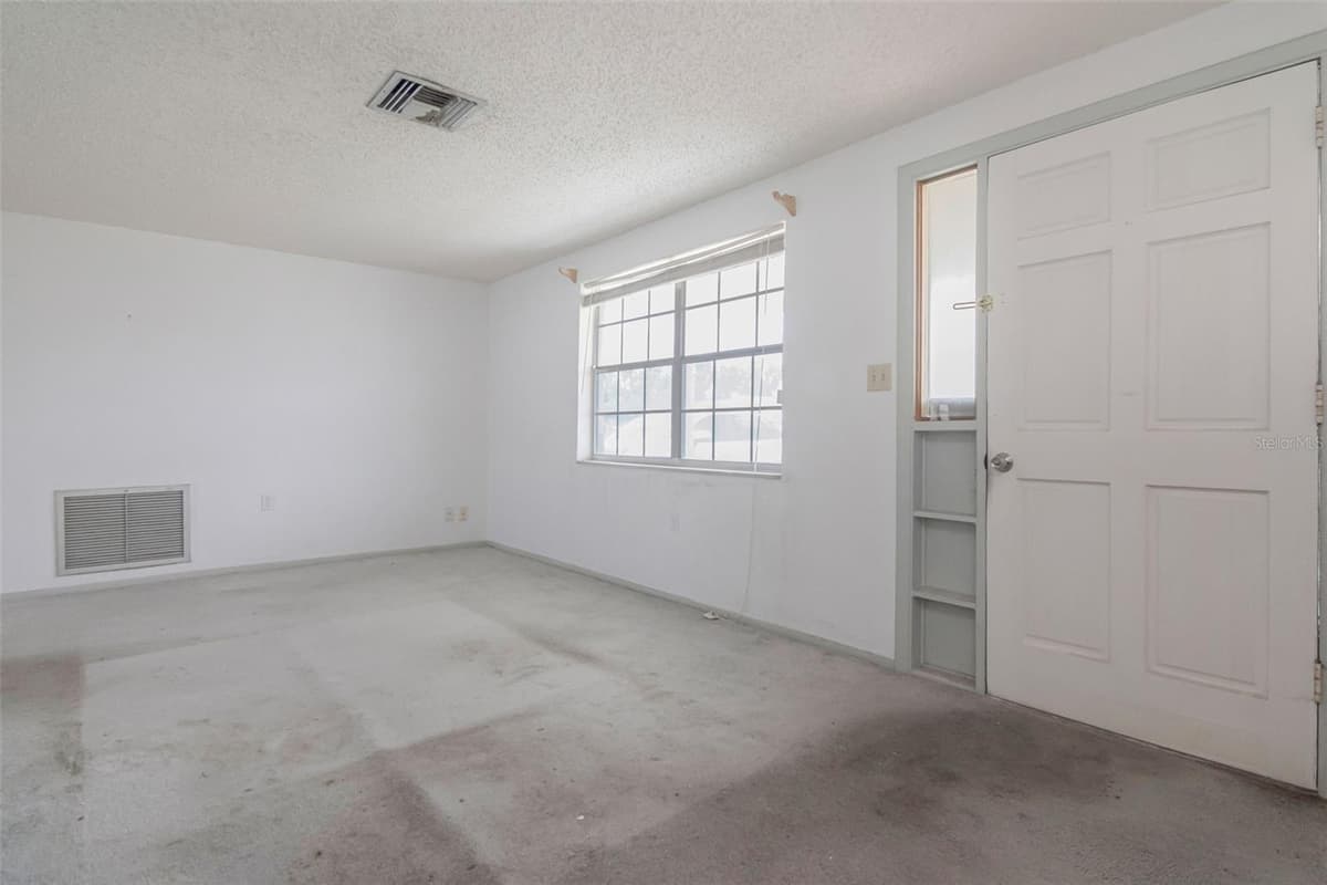 1024 VIKING DRIVE — photo 12 of 34