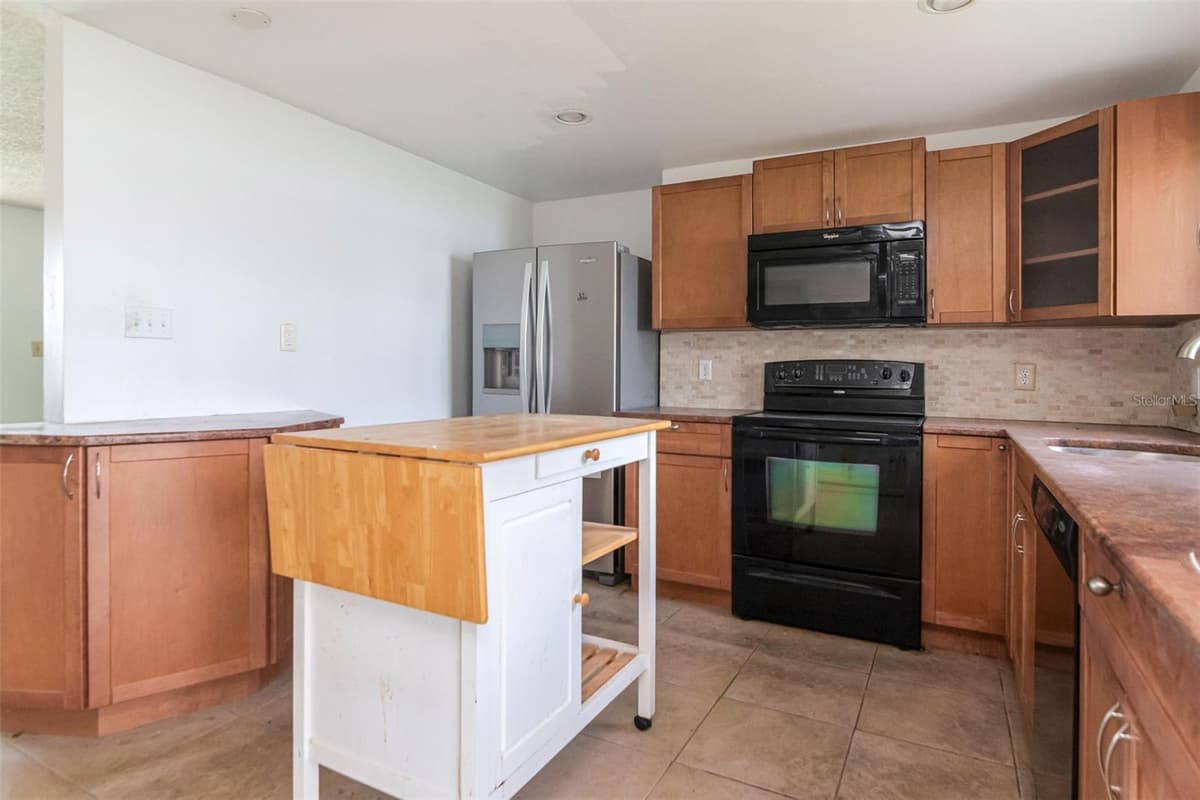 1024 VIKING DRIVE — photo 5 of 34