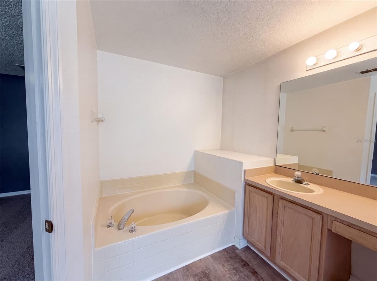 2366 BELEN DRIVE — photo 14 of 19