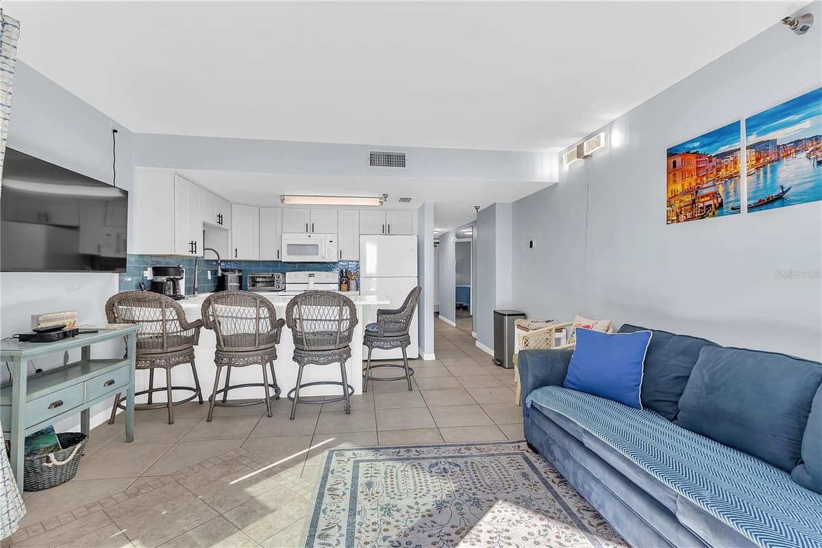3647 ATLANTIC AVENUE — photo 3 of 30