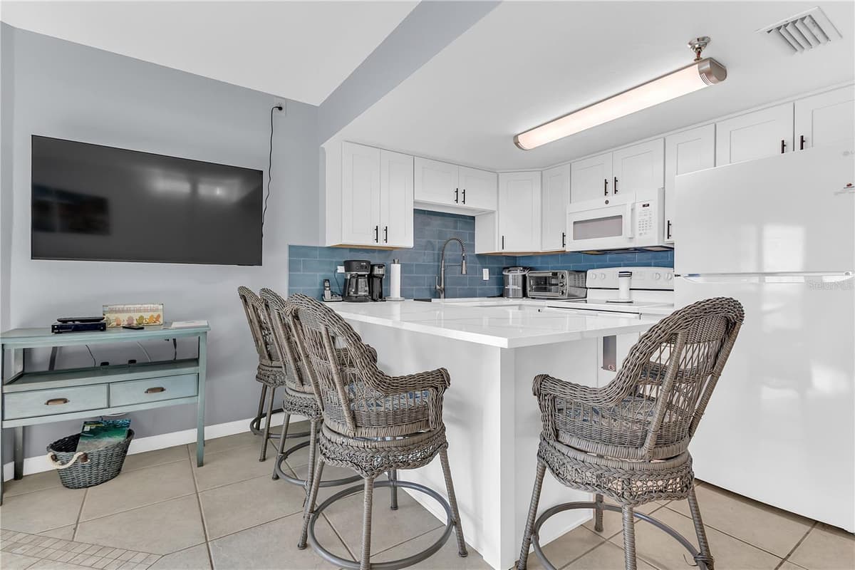 3647 ATLANTIC AVENUE — photo 4 of 30