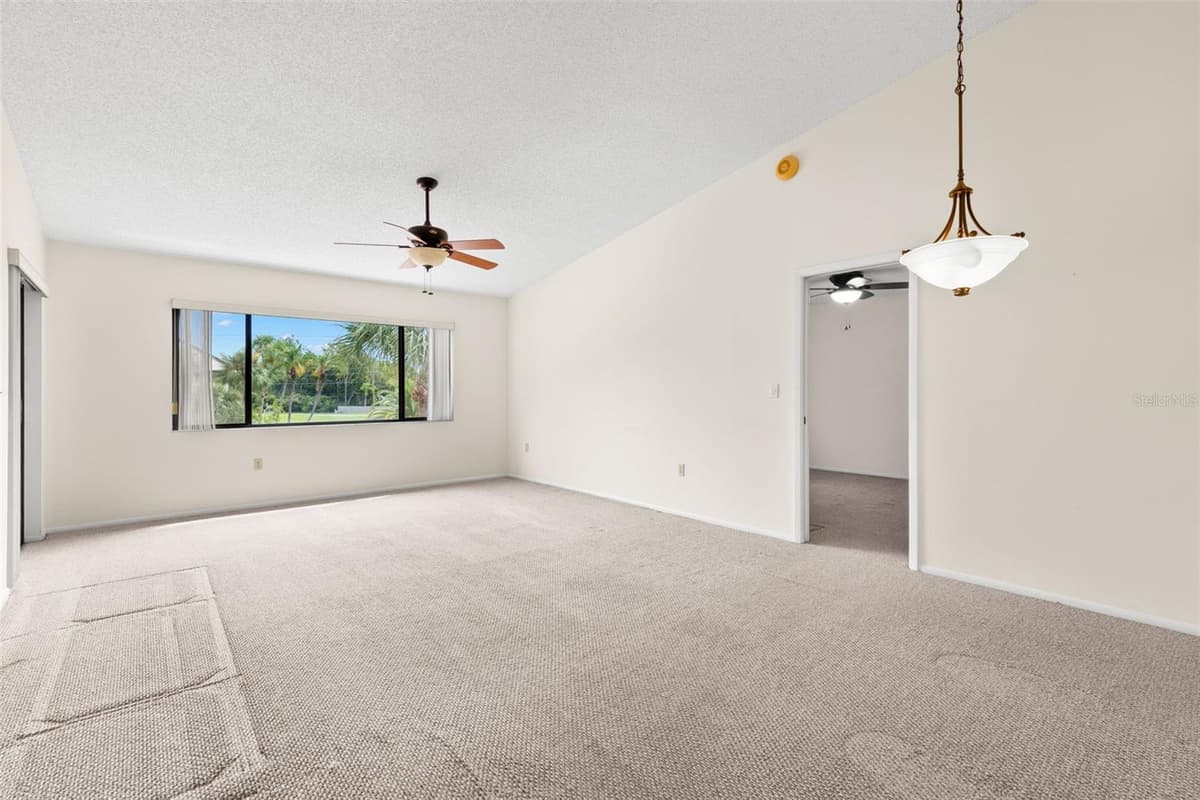 2593 COUNTRYSIDE BOULEVARD — photo 8 of 41