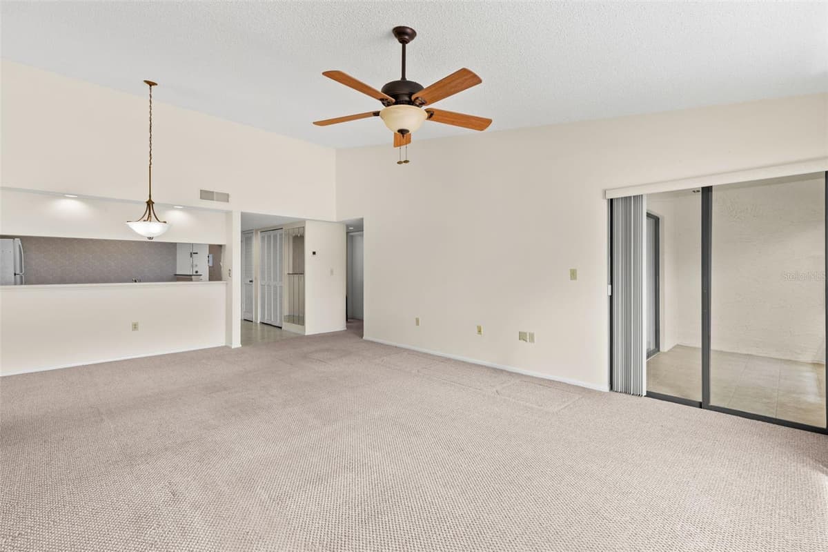 2593 COUNTRYSIDE BOULEVARD — photo 12 of 41