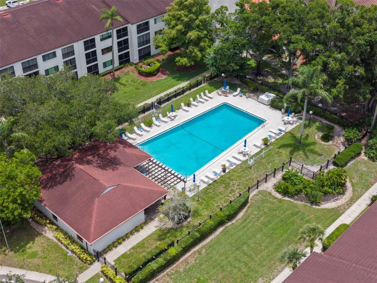 2593 COUNTRYSIDE BOULEVARD — photo 34 of 41