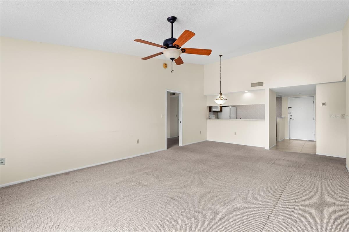 2593 COUNTRYSIDE BOULEVARD — photo 10 of 41