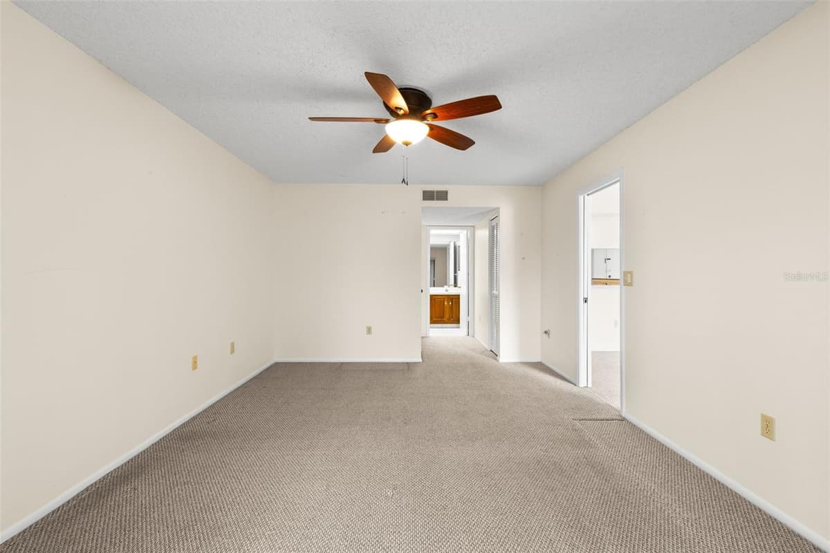 2593 COUNTRYSIDE BOULEVARD — photo 21 of 41