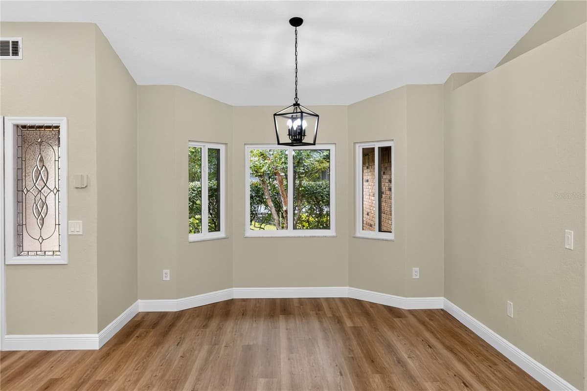 329 SUN OAKS COURT — photo 9 of 35