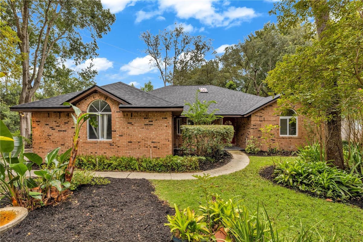 329 SUN OAKS COURT — photo 34 of 35
