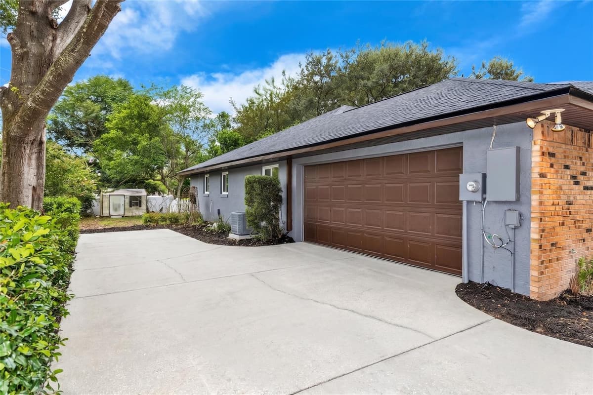 329 SUN OAKS COURT — photo 31 of 35