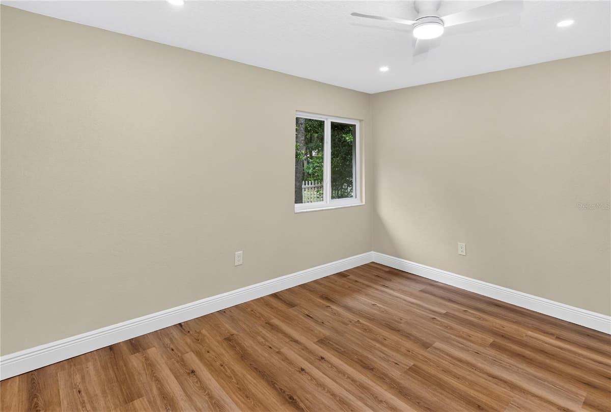 329 SUN OAKS COURT — photo 23 of 35