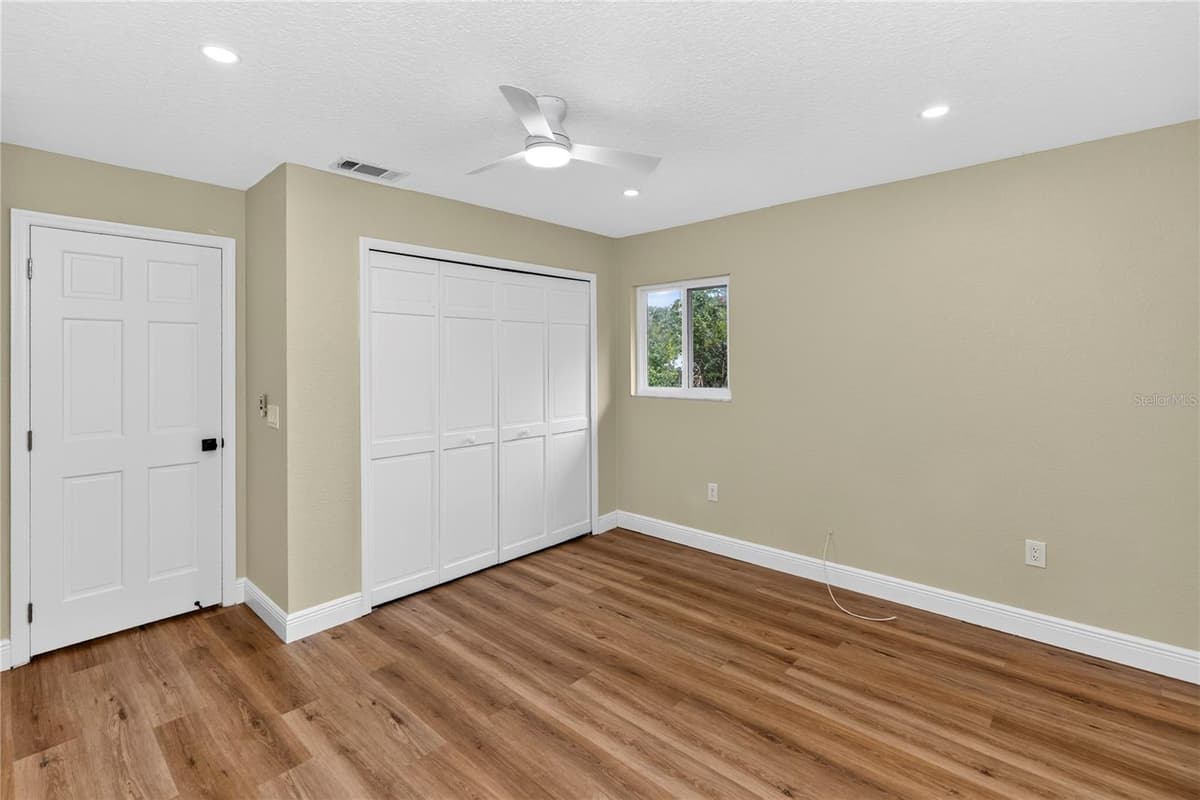 329 SUN OAKS COURT — photo 24 of 35