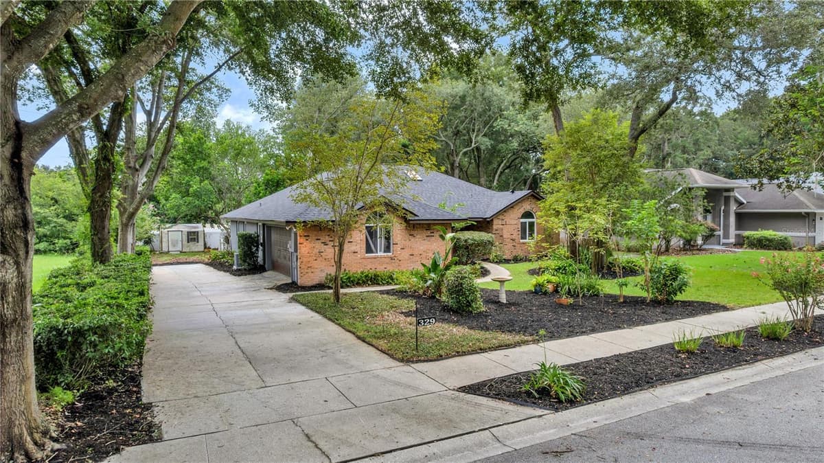 329 SUN OAKS COURT — photo 5 of 35