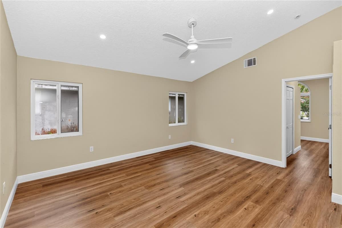 329 SUN OAKS COURT — photo 17 of 35