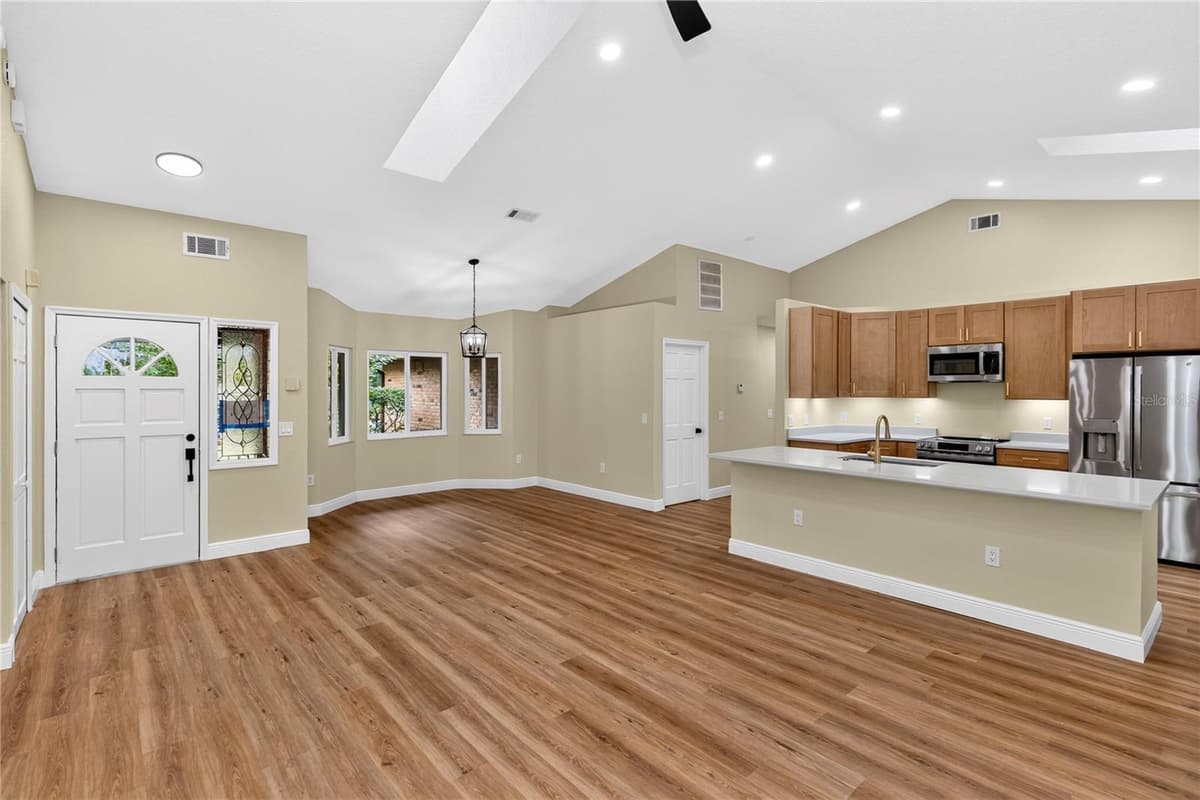 329 SUN OAKS COURT — photo 8 of 35