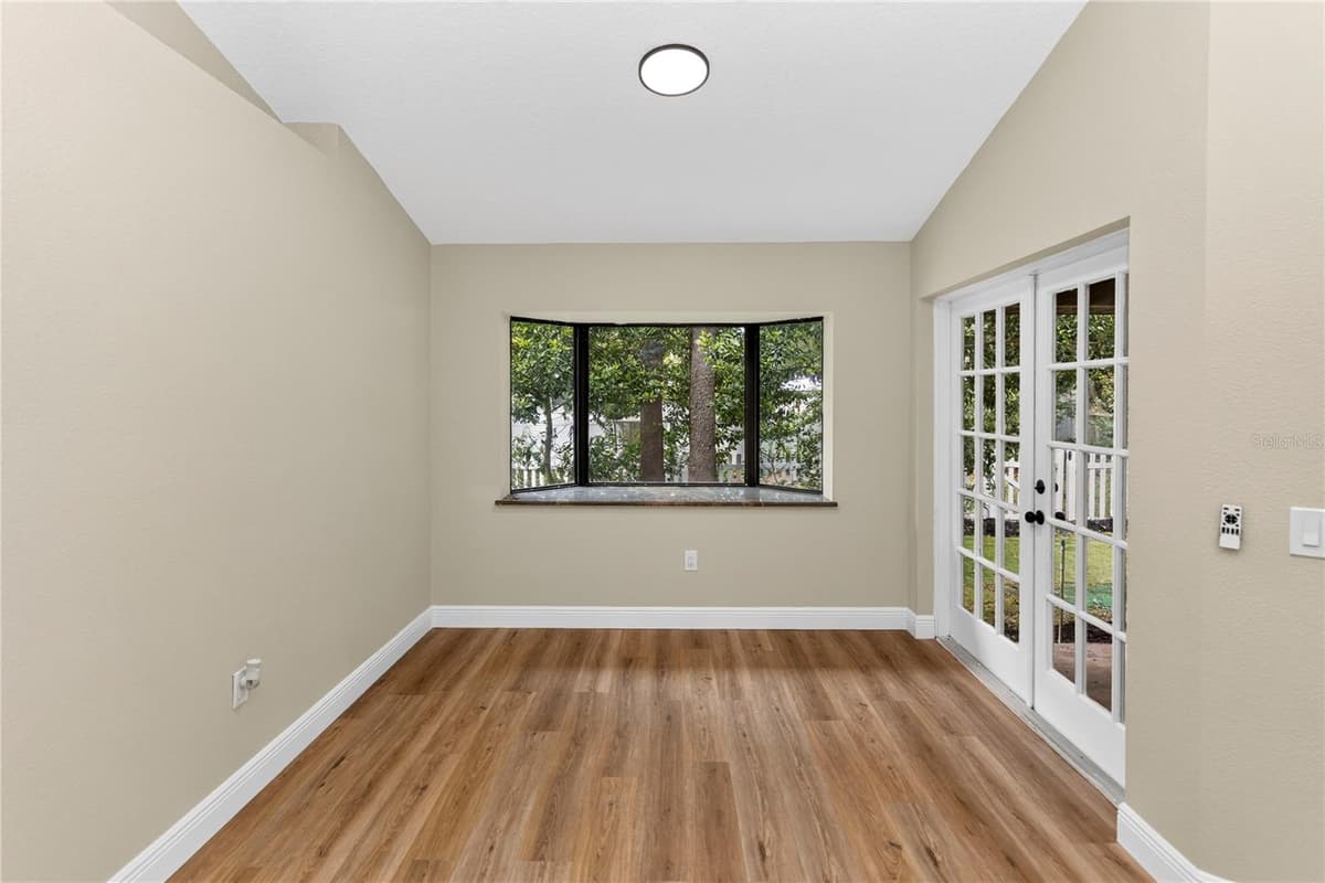 329 SUN OAKS COURT — photo 12 of 35