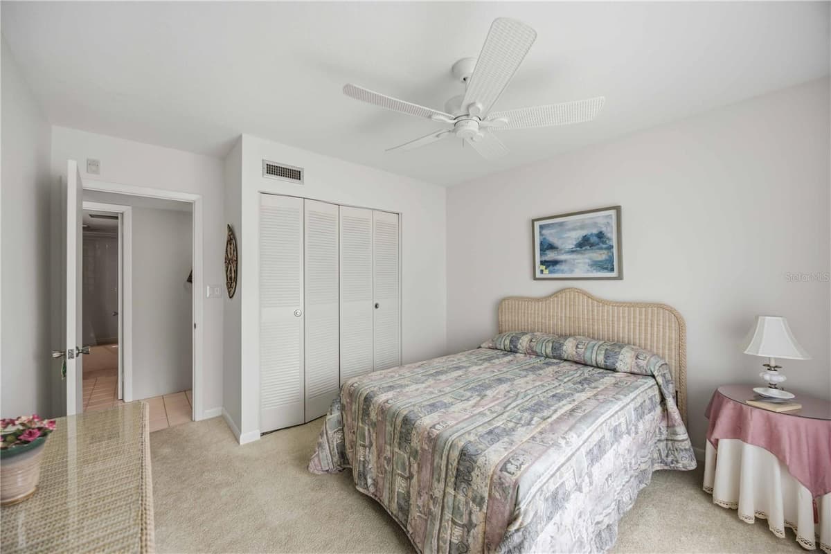 21300 BRINSON AVENUE — photo 33 of 43