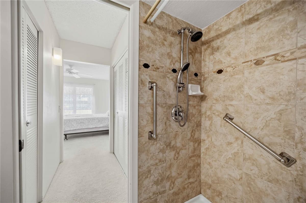 21300 BRINSON AVENUE — photo 30 of 43