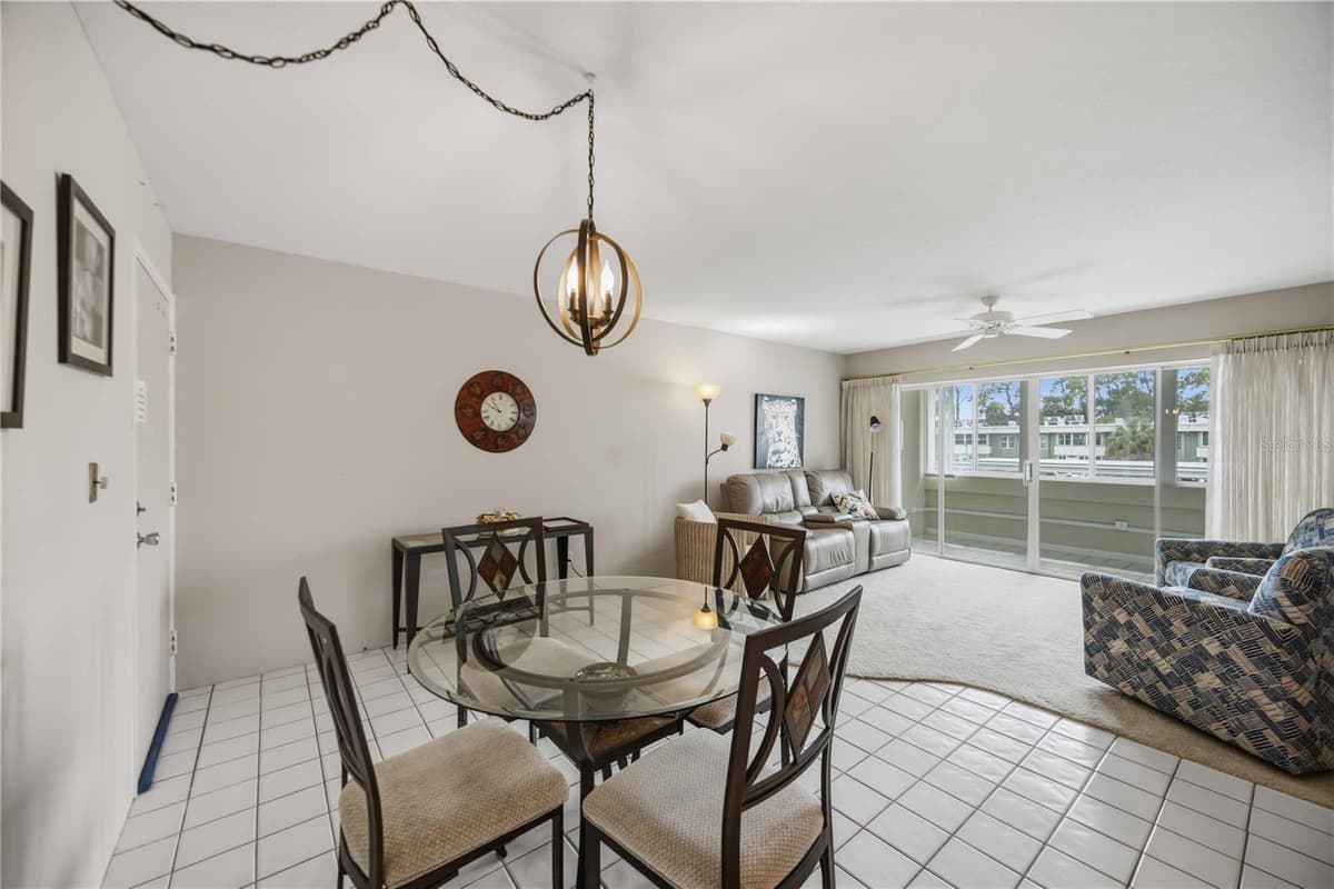 21300 BRINSON AVENUE — photo 15 of 43