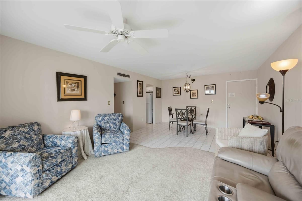 21300 BRINSON AVENUE — photo 10 of 43