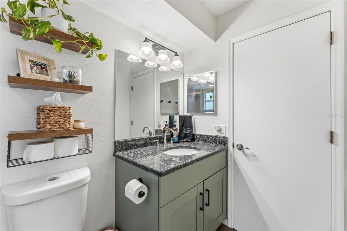 7226 HUMMINGBIRD LANE — photo 31 of 47