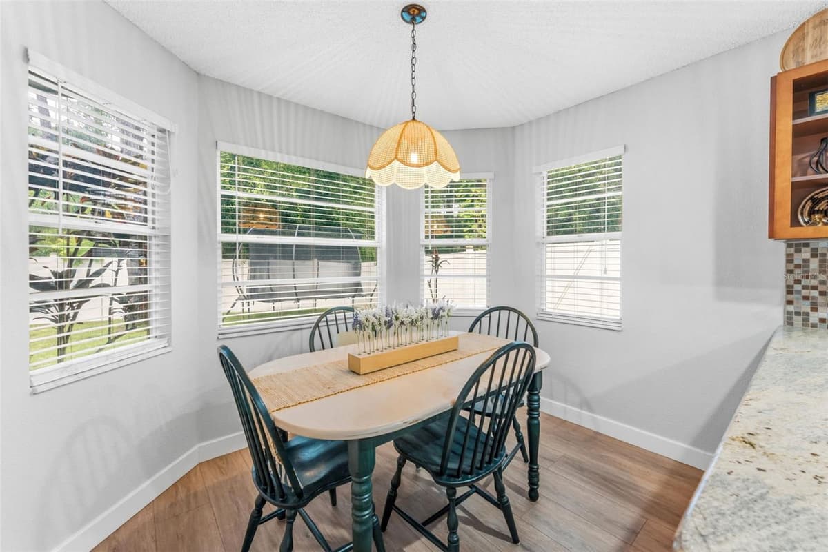 7226 HUMMINGBIRD LANE — photo 13 of 47