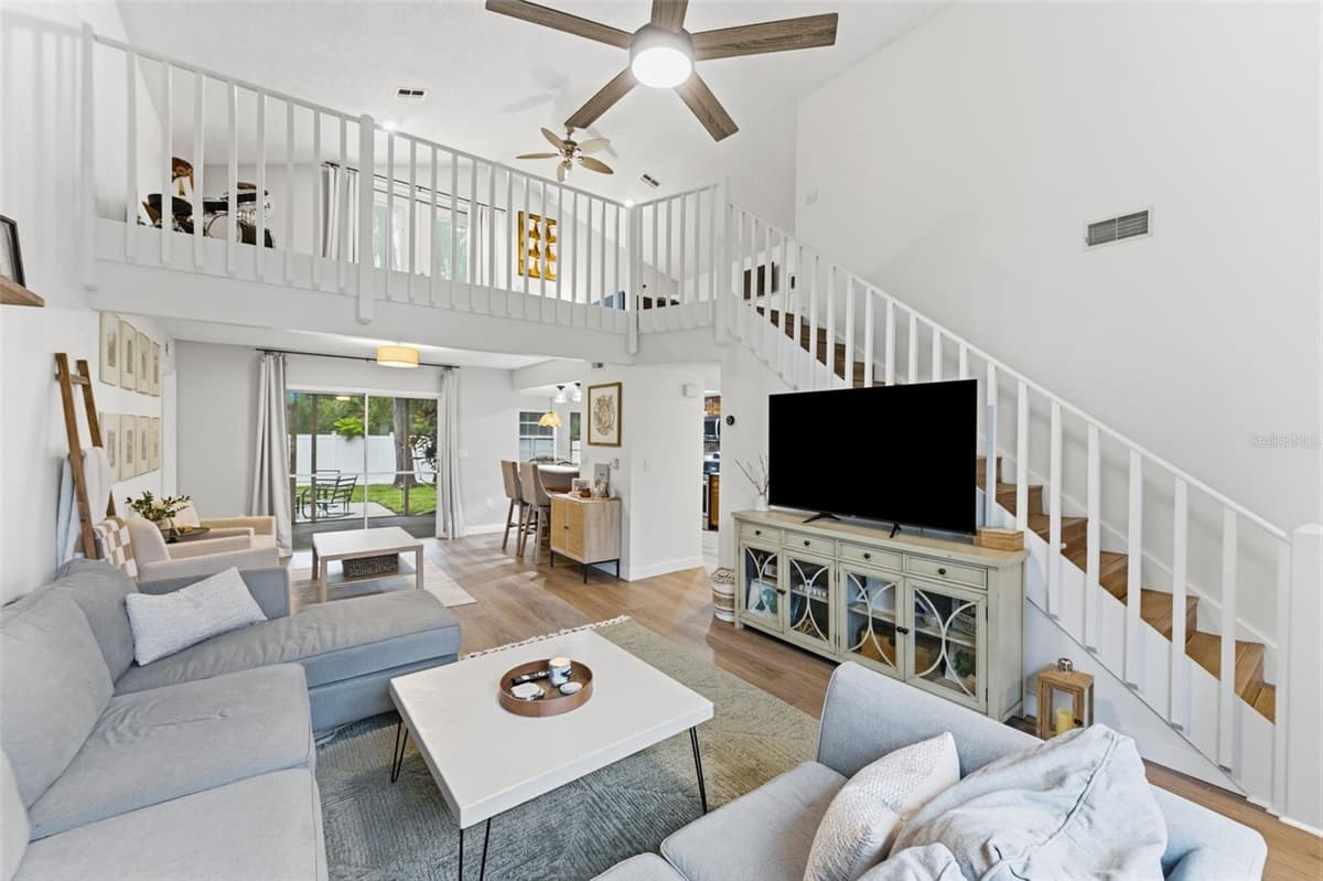 7226 HUMMINGBIRD LANE — photo 4 of 47