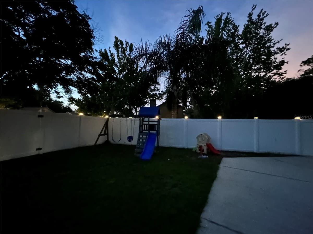 7226 HUMMINGBIRD LANE — photo 42 of 47