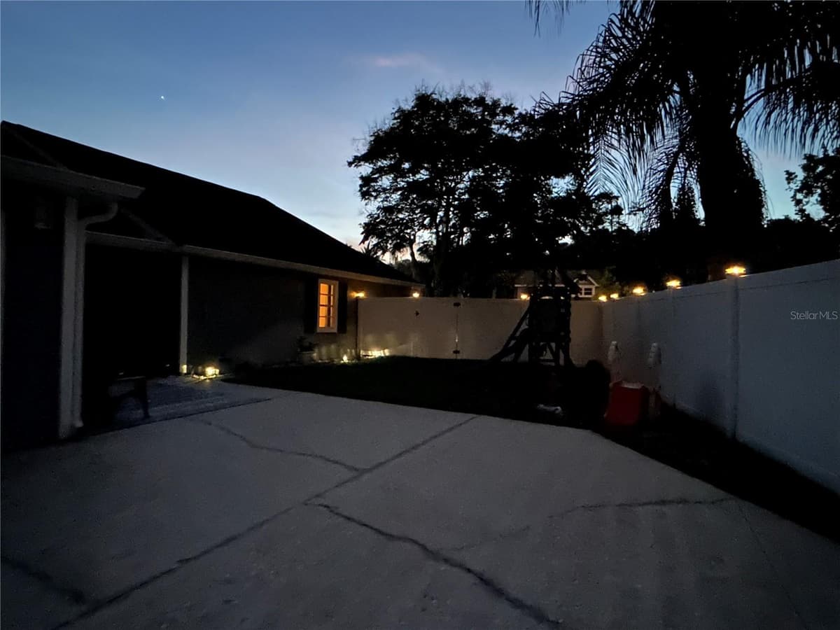 7226 HUMMINGBIRD LANE — photo 44 of 47