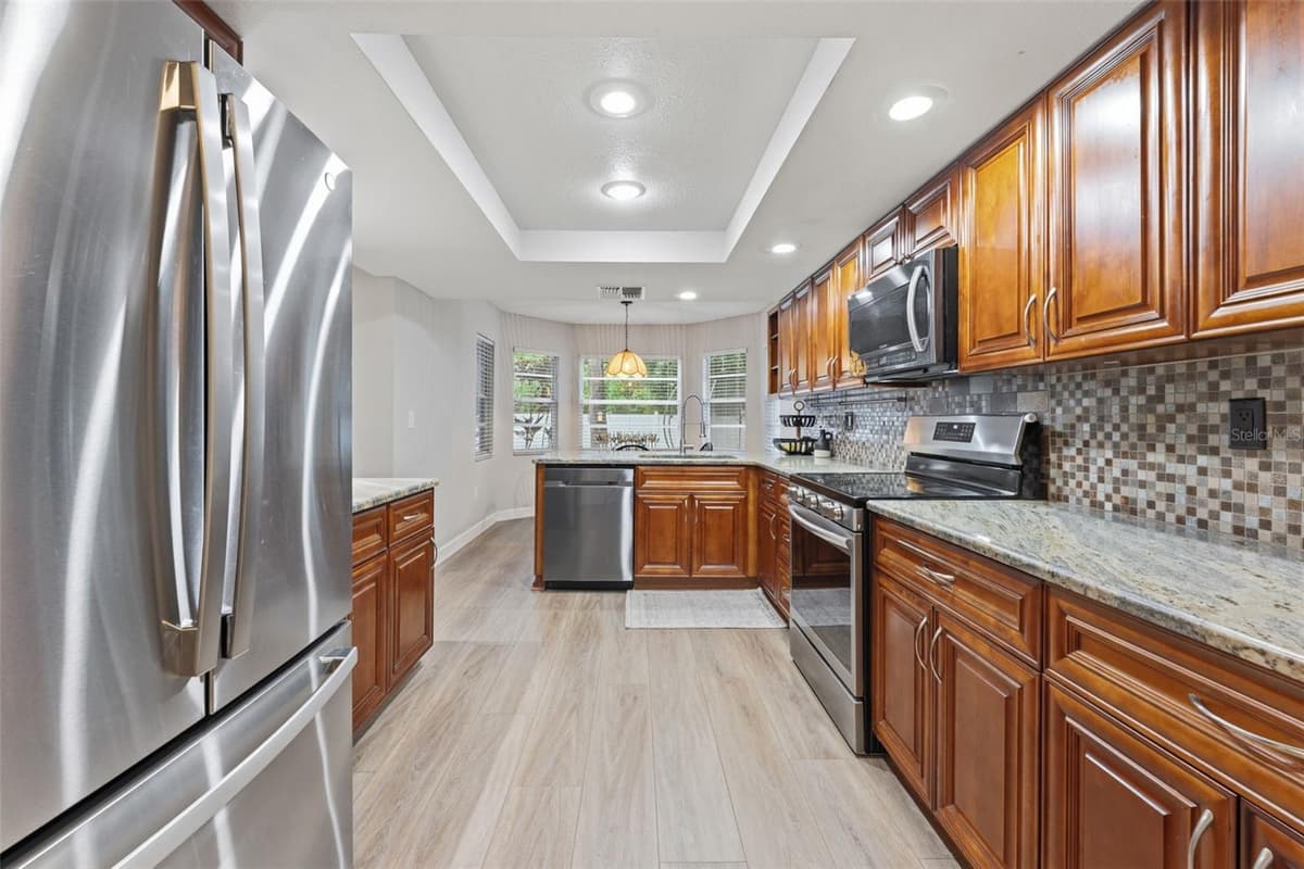 7226 HUMMINGBIRD LANE — photo 12 of 47