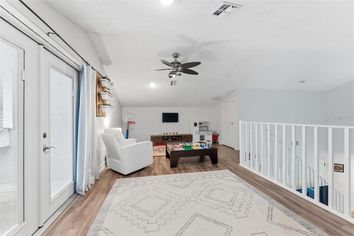 7226 HUMMINGBIRD LANE — photo 19 of 47