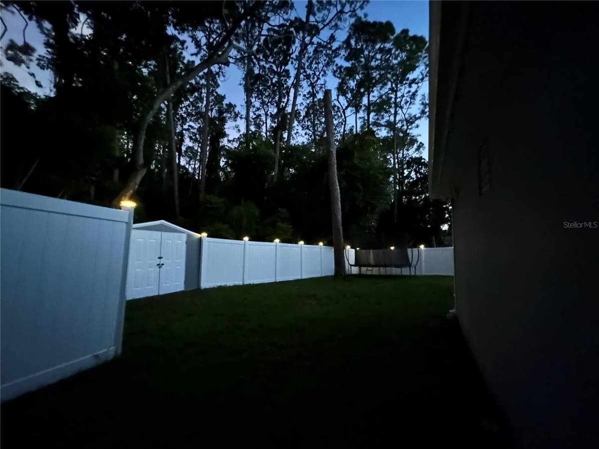 7226 HUMMINGBIRD LANE — photo 43 of 47