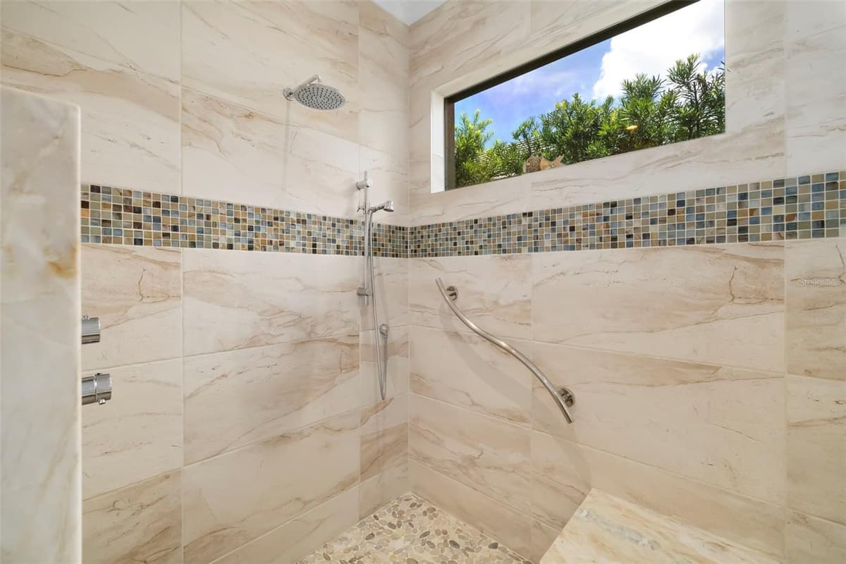 7215 CHATSWORTH COURT — photo 22 of 94