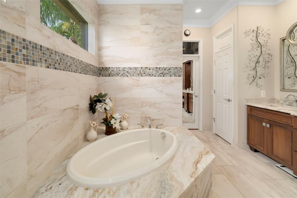 7215 CHATSWORTH COURT — photo 23 of 94