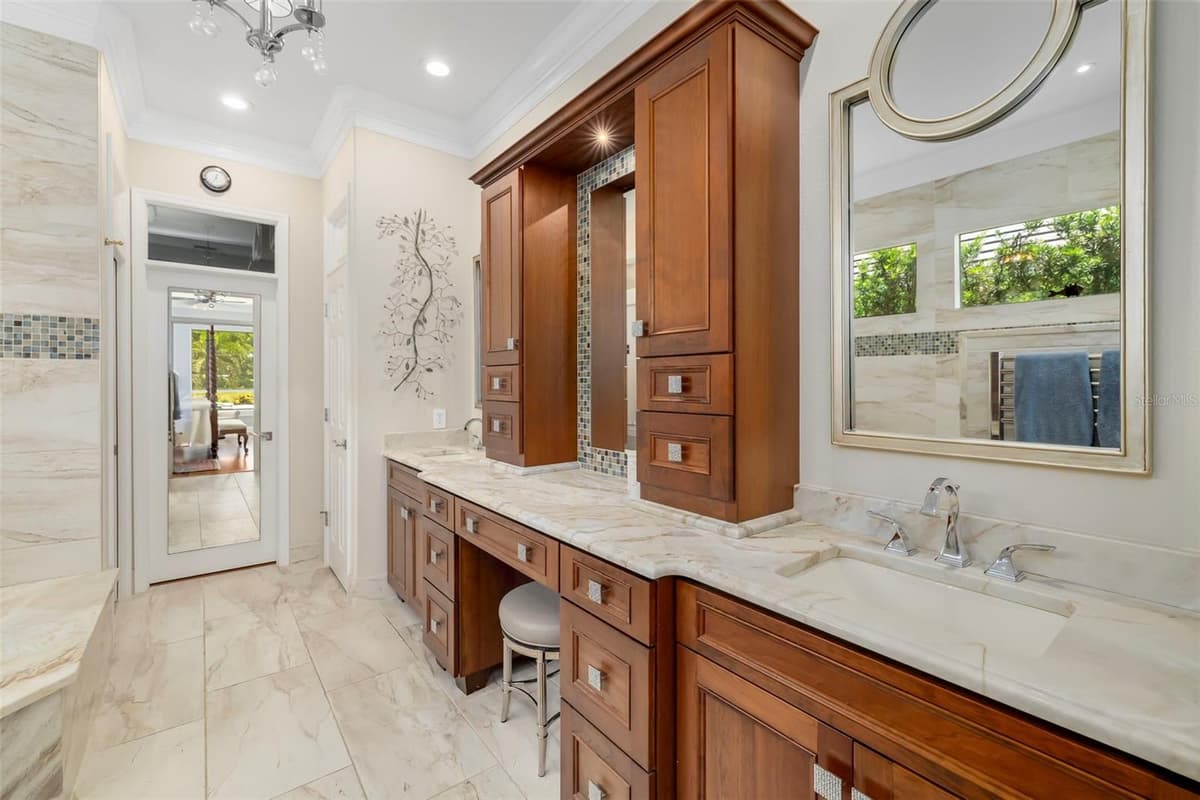 7215 CHATSWORTH COURT — photo 18 of 94