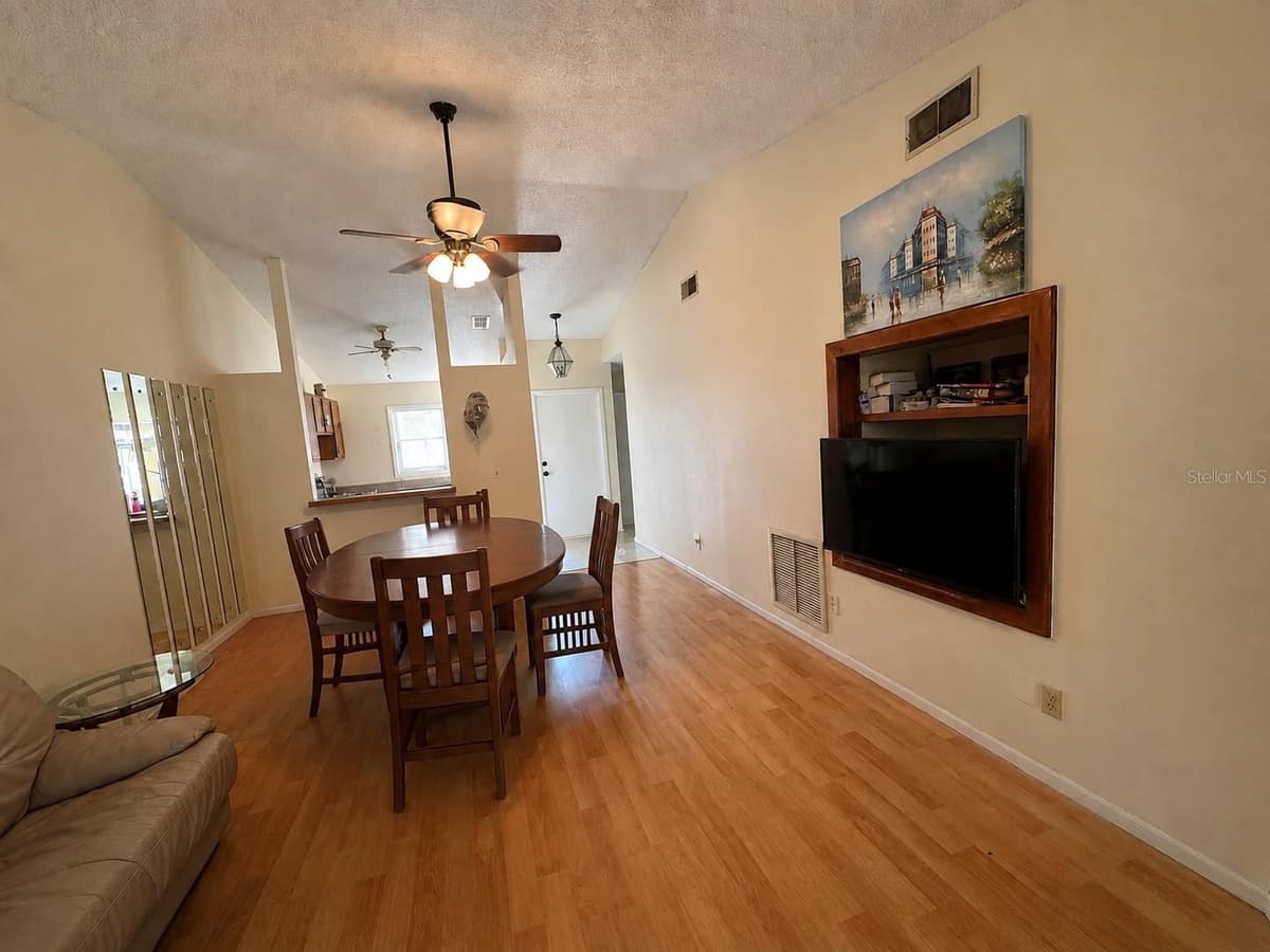 3157 PHLOX DRIVE — photo 6 of 9