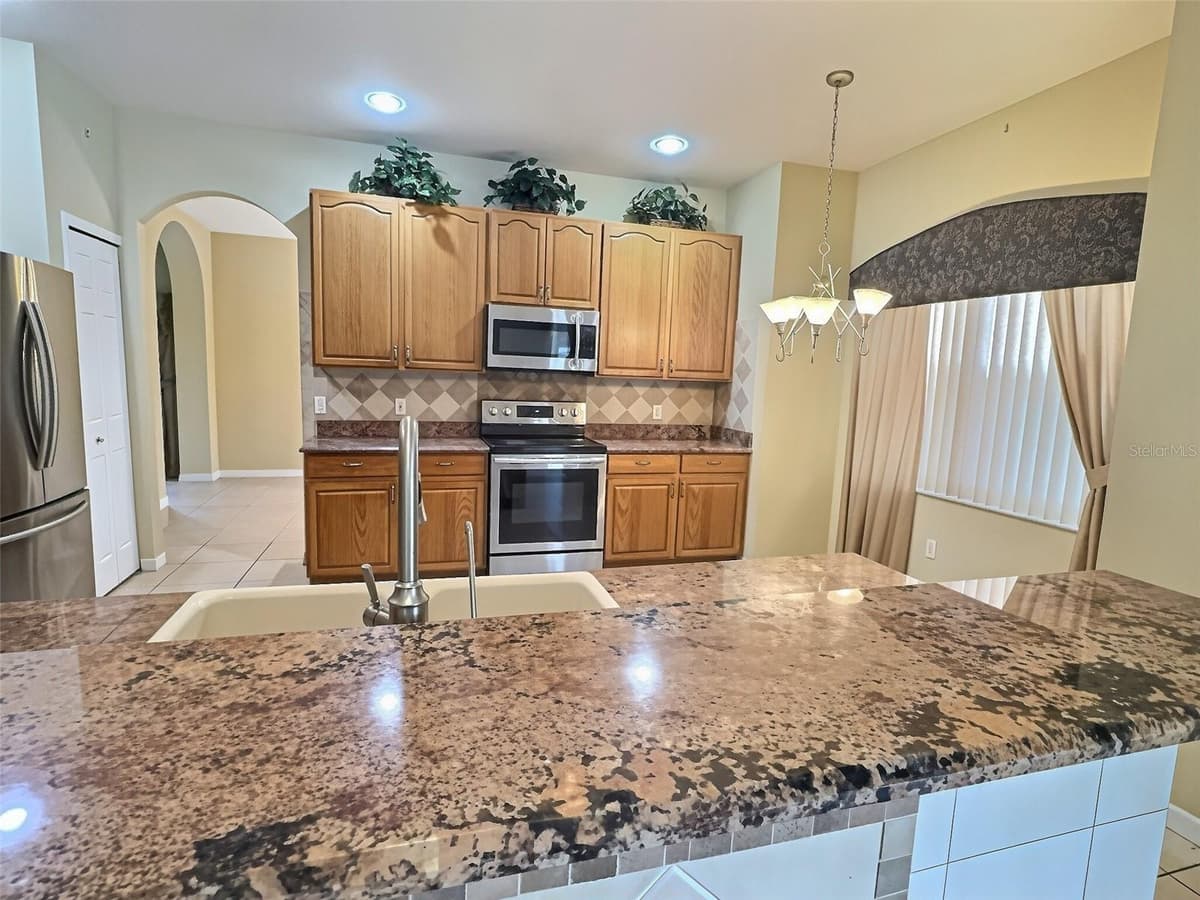 2414 HURON CIRCLE — photo 4 of 17