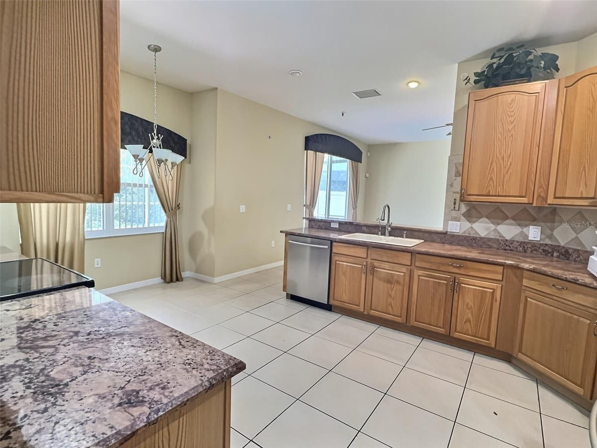 2414 HURON CIRCLE — photo 5 of 17