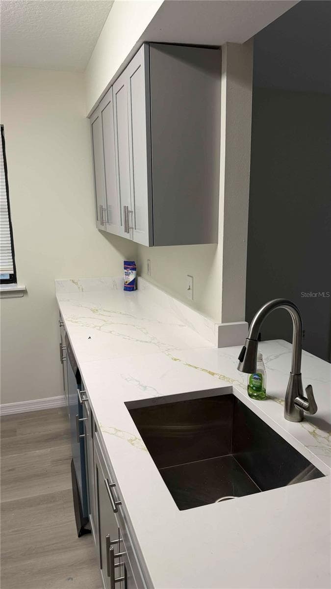 909 CHURCH AVENUE — photo 8 of 12